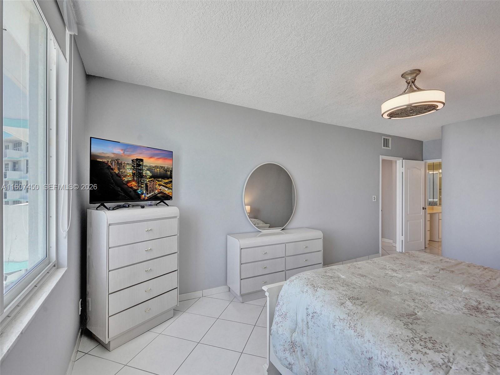 3725 S Ocean Drive 1506 Property Photo 9