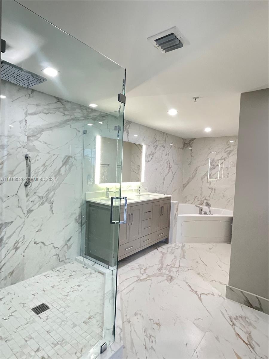 16699 Collins Avenue 1201 Property Photo 6