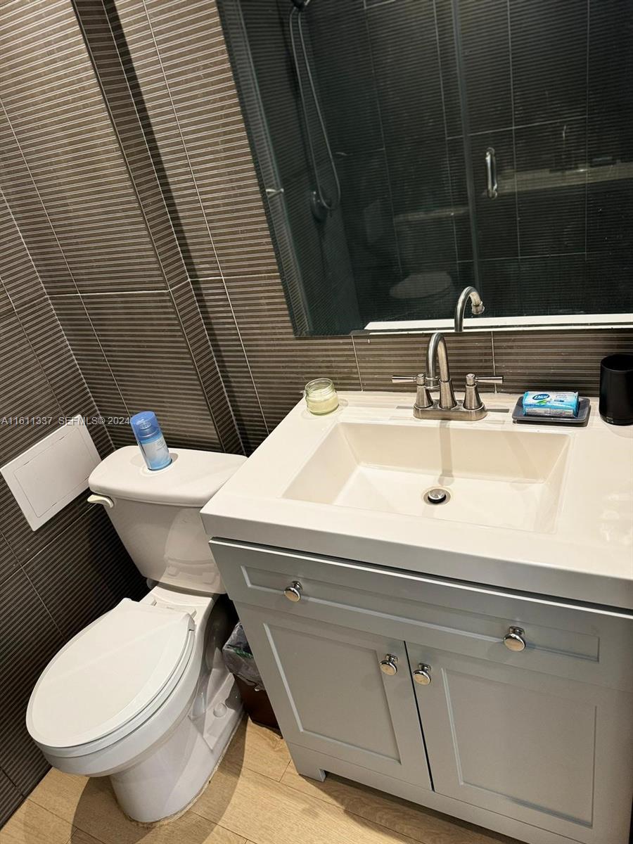 642 Michigan Avenue 6 Property Photo 9