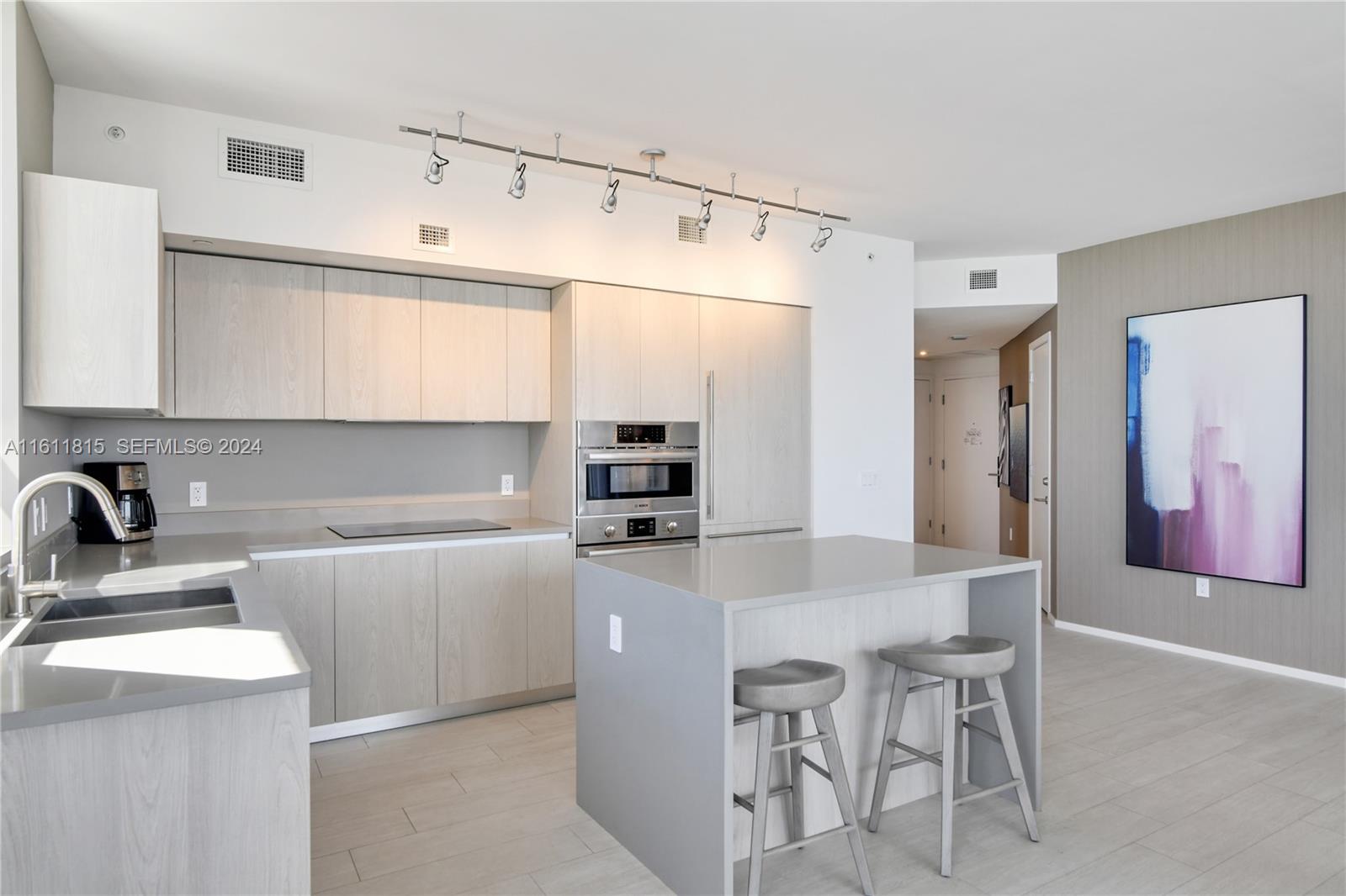 A11611815 Property Photo 4