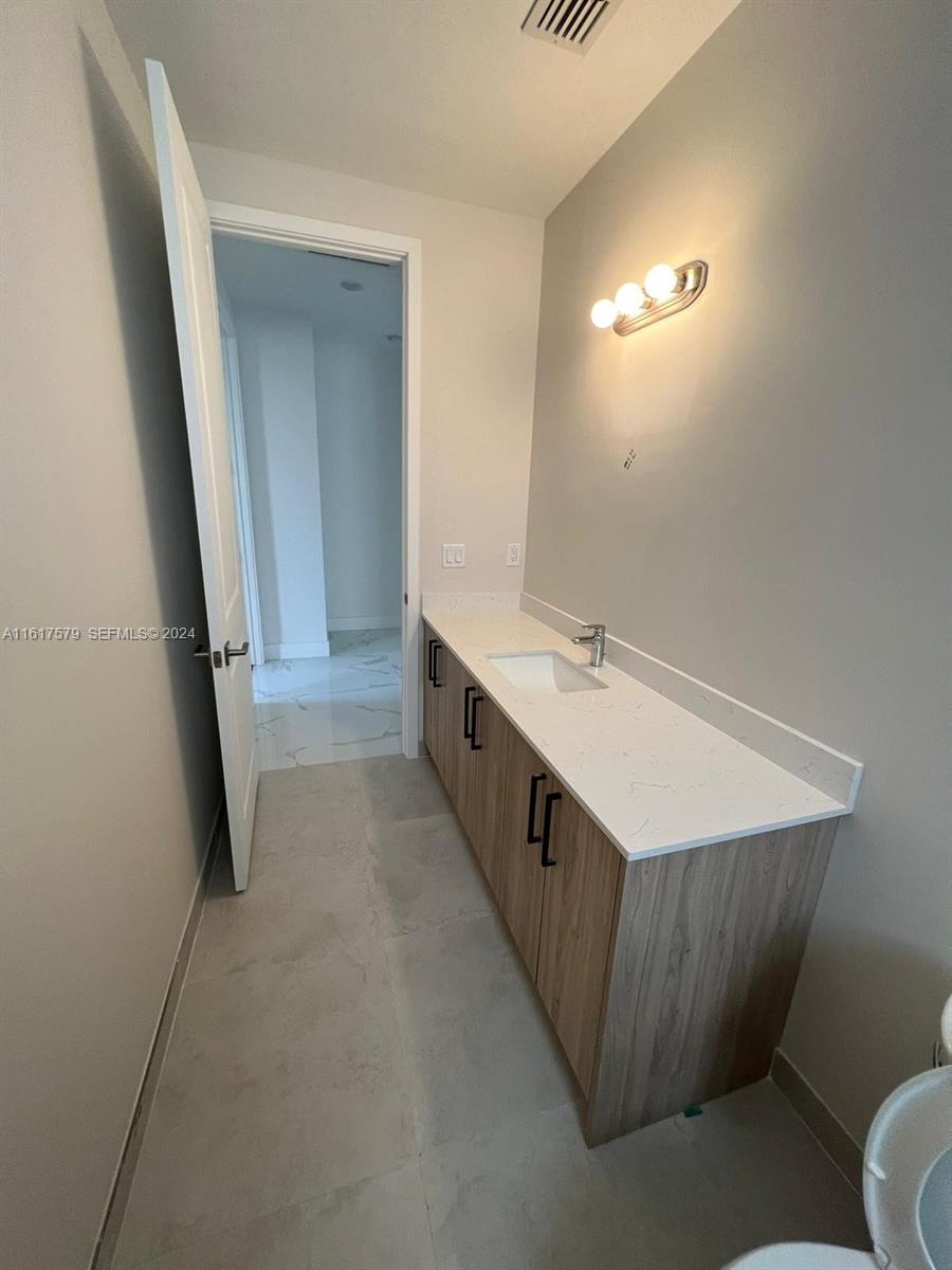 A11617579 Property Photo 32