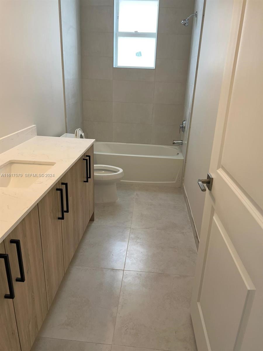 A11617579 Property Photo 35