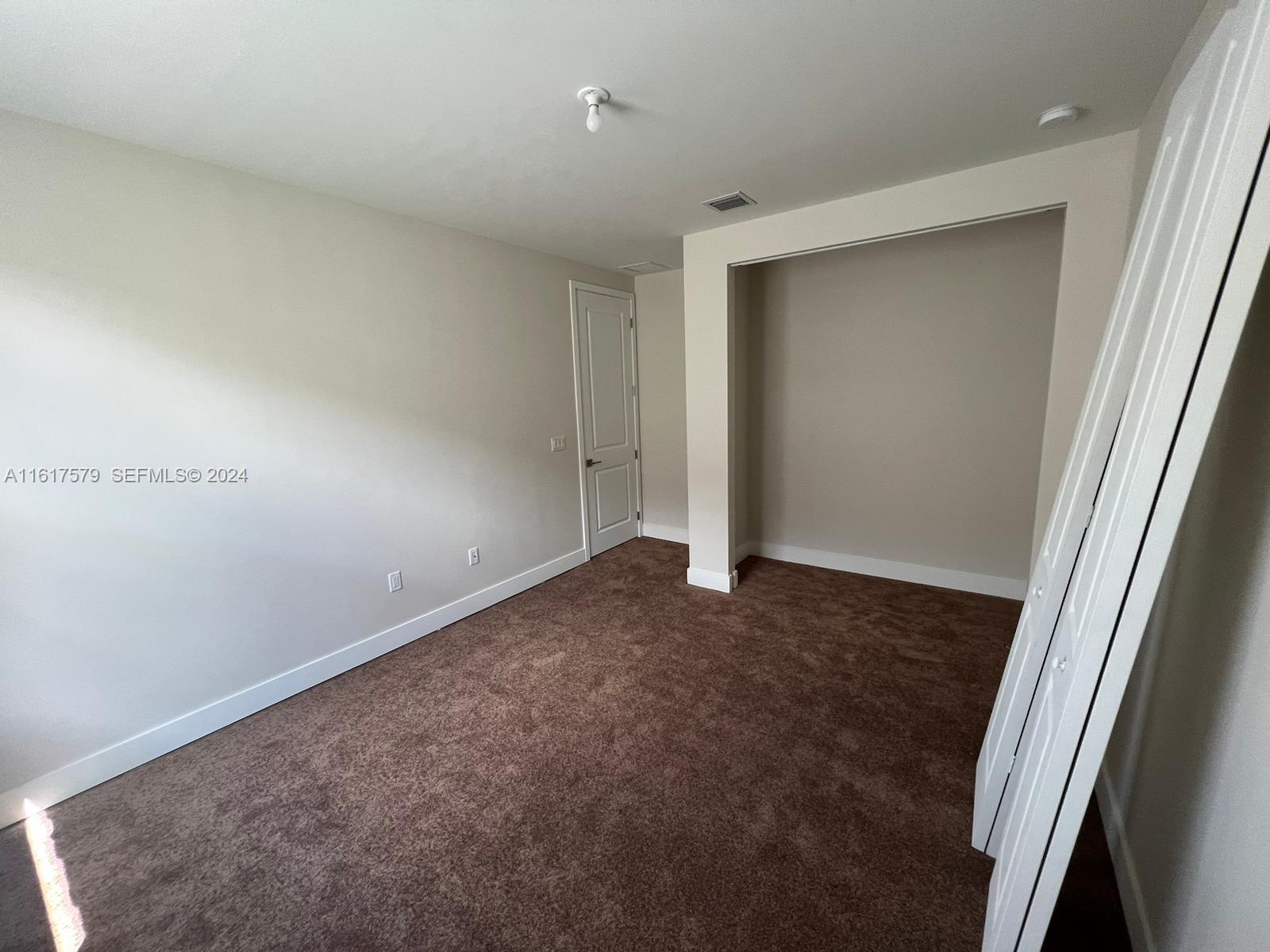 A11617579 Property Photo 36