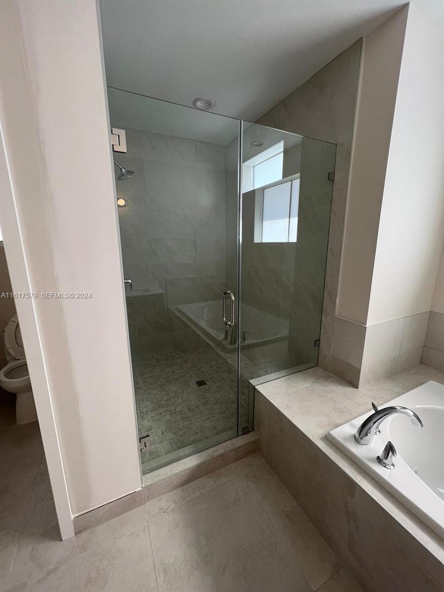 A11617579 Property Photo 40