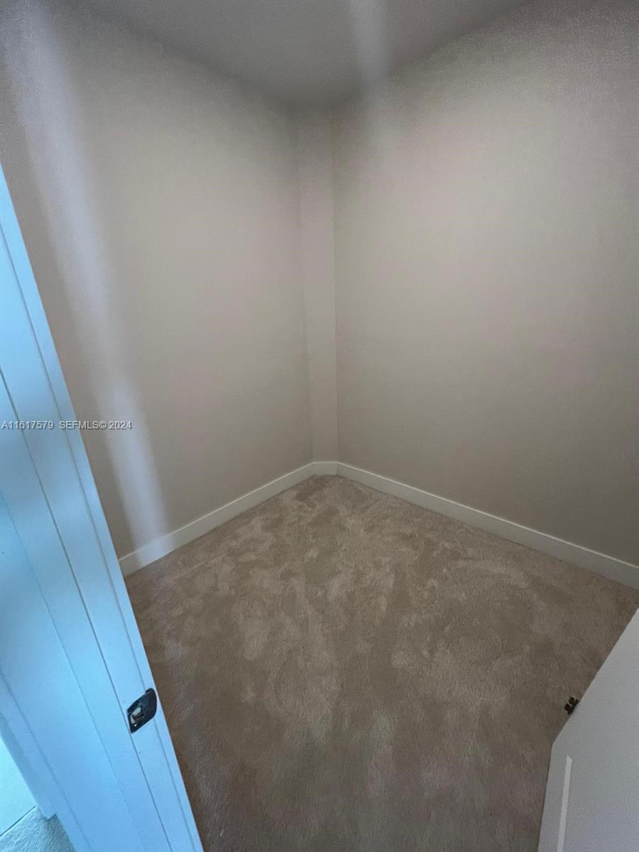 A11617579 Property Photo 46