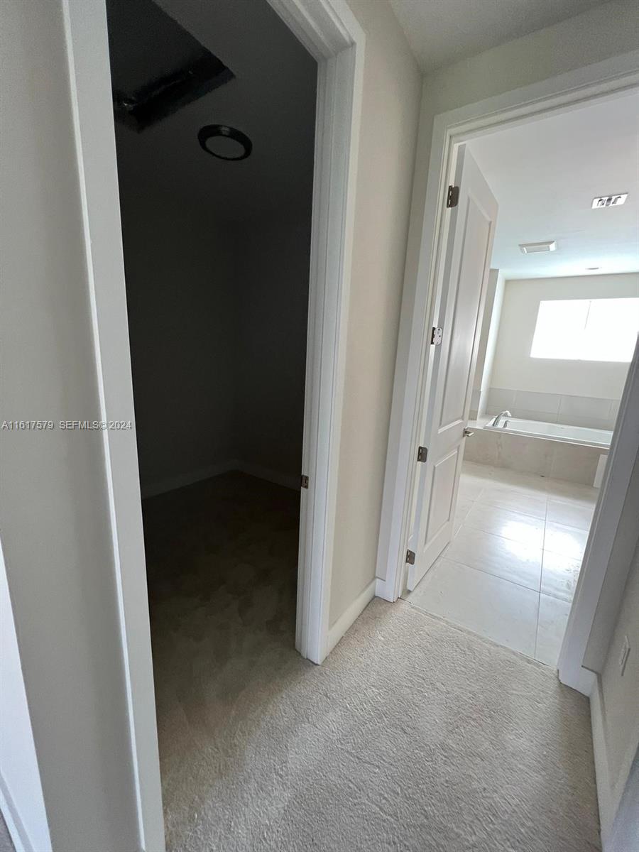 A11617579 Property Photo 47