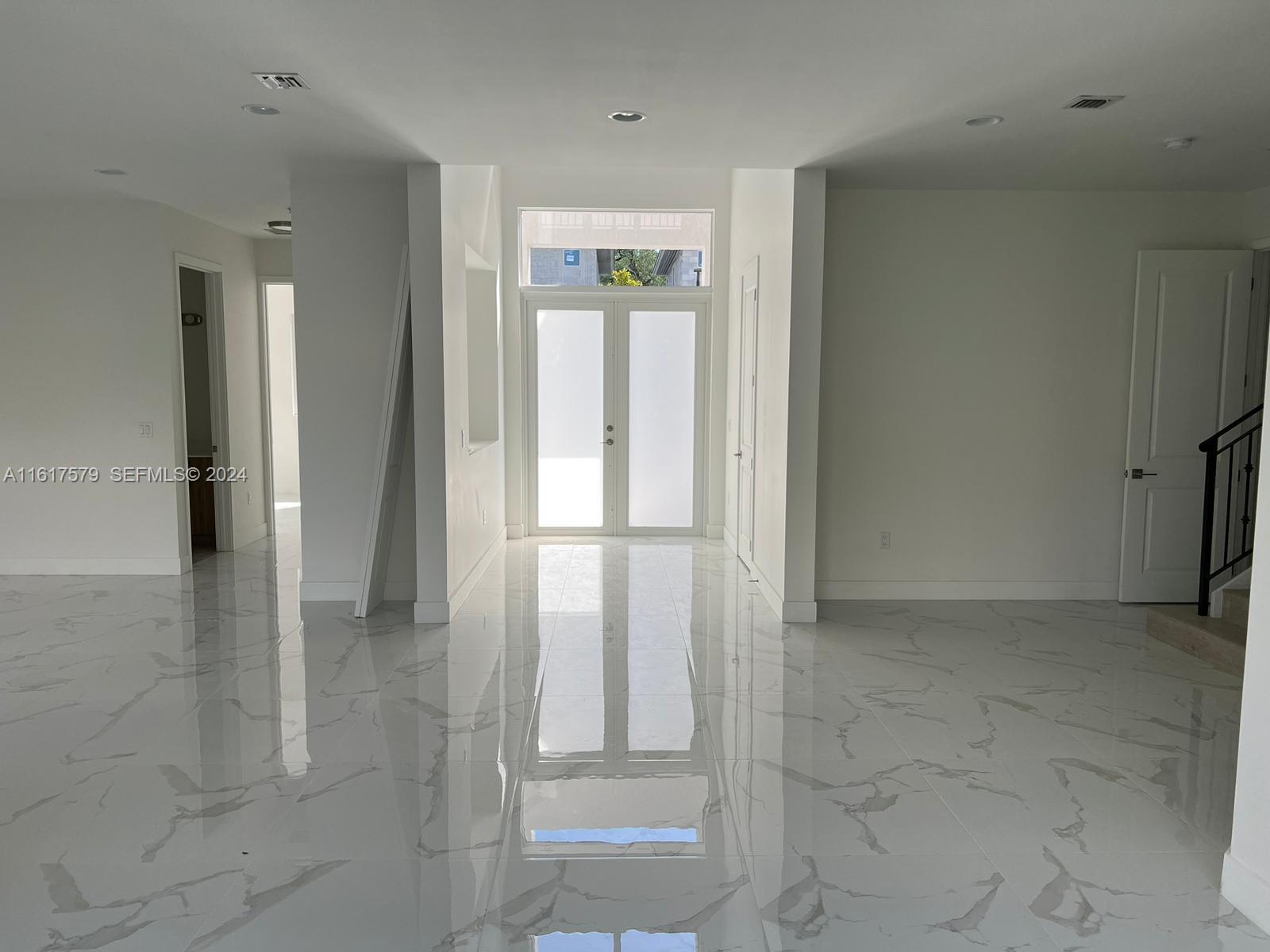 A11617579 Property Photo 54