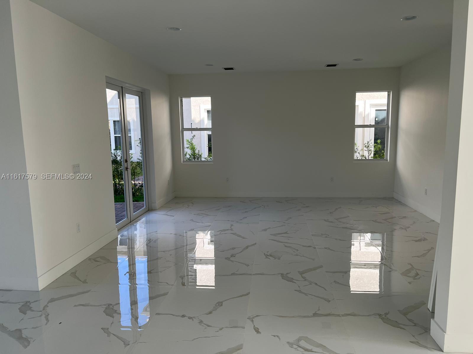A11617579 Property Photo 55