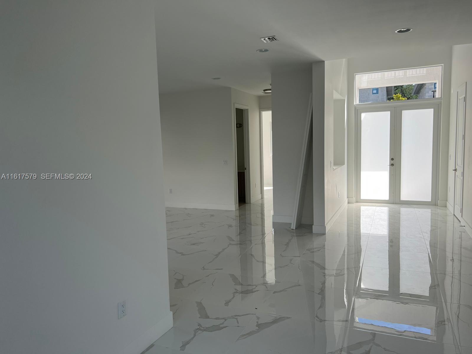 A11617579 Property Photo 56