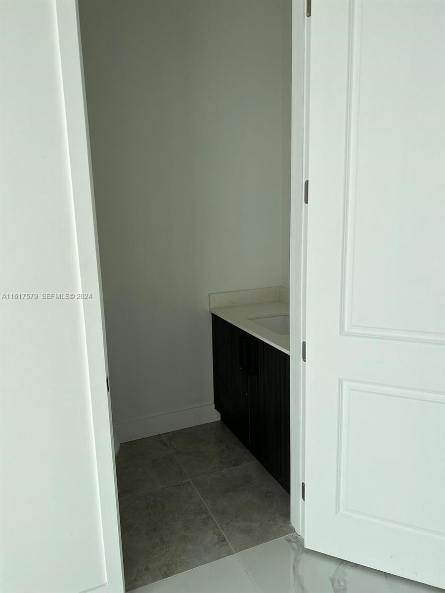 A11617579 Property Photo 57