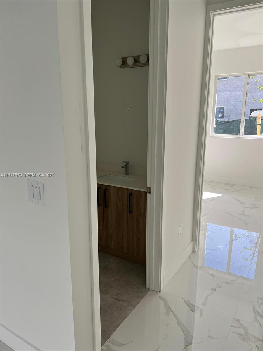 A11617579 Property Photo 61