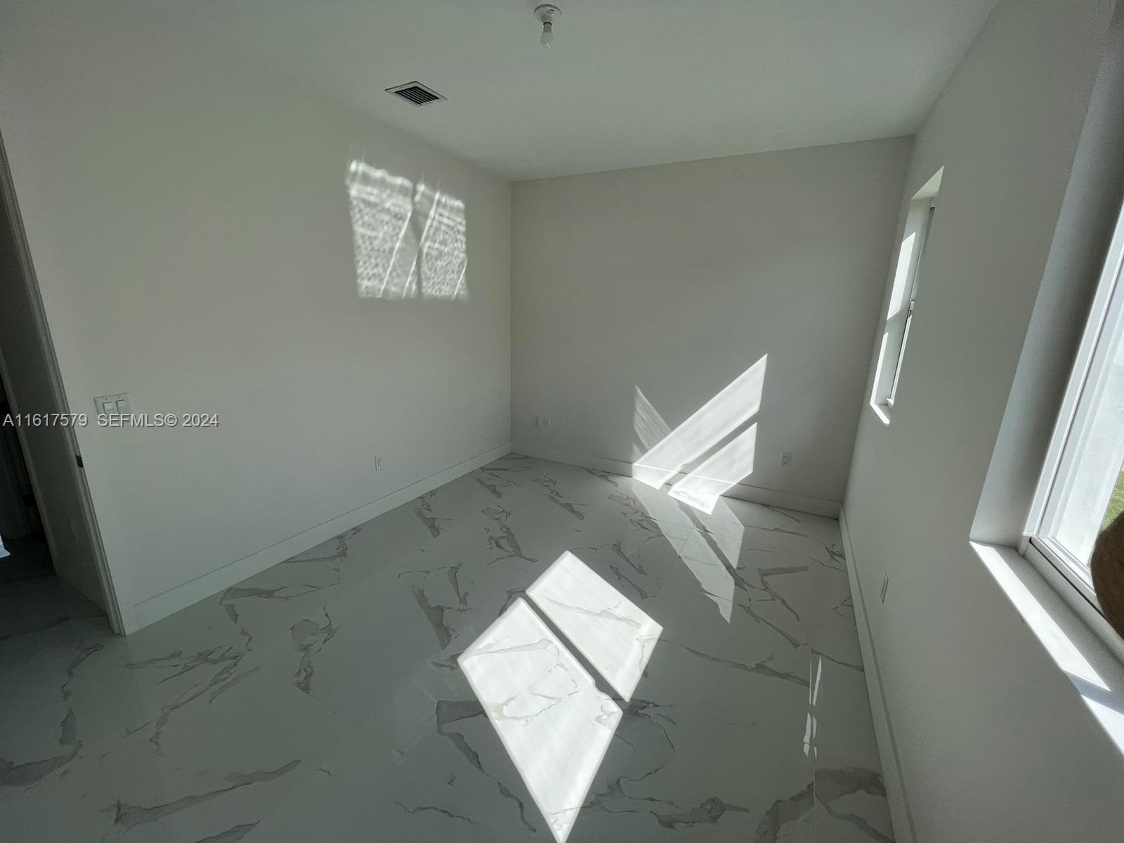 A11617579 Property Photo 64