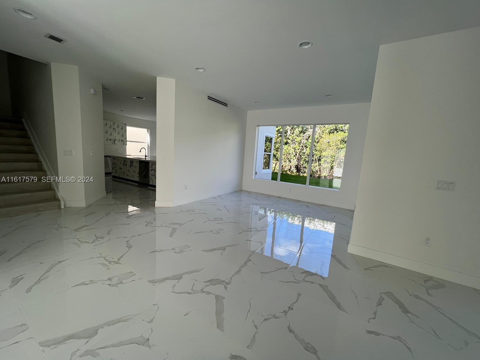 A11617579 Property Photo 66