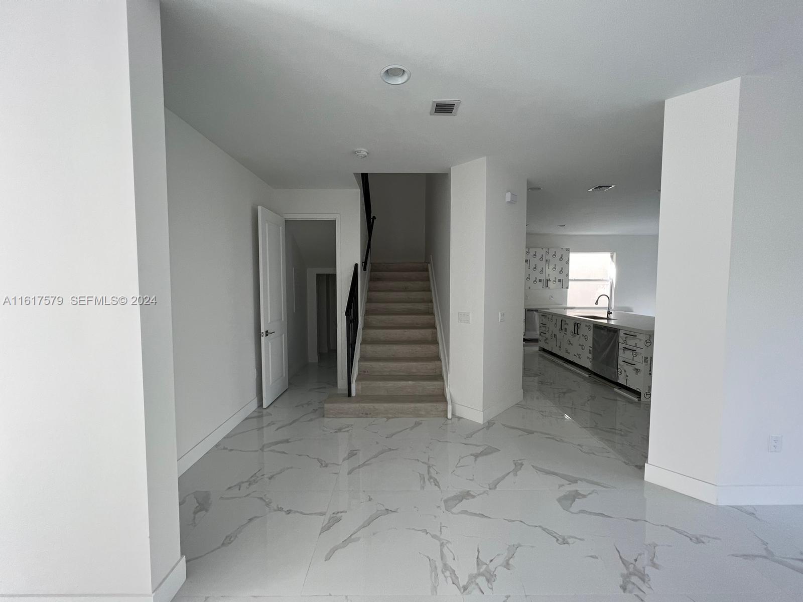 A11617579 Property Photo 70