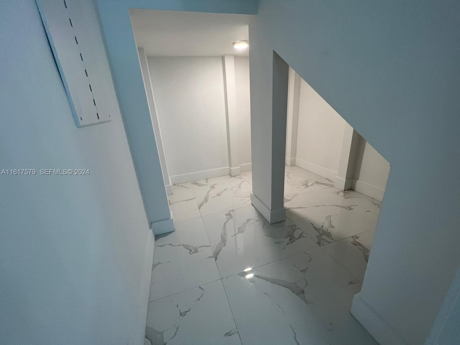 A11617579 Property Photo 72