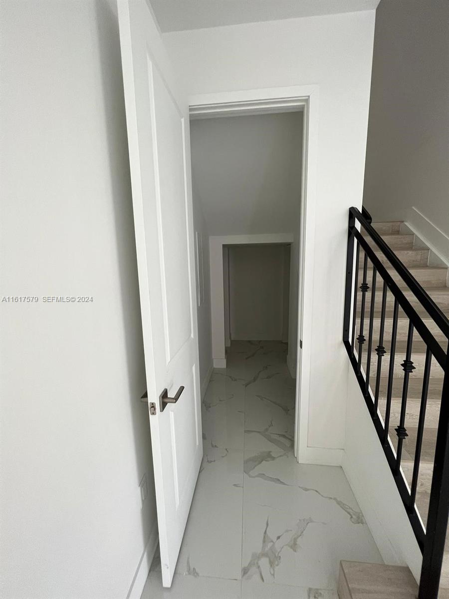 A11617579 Property Photo 73