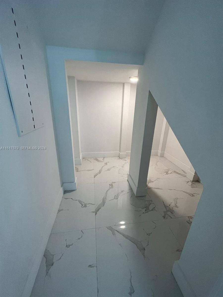 A11617579 Property Photo 74