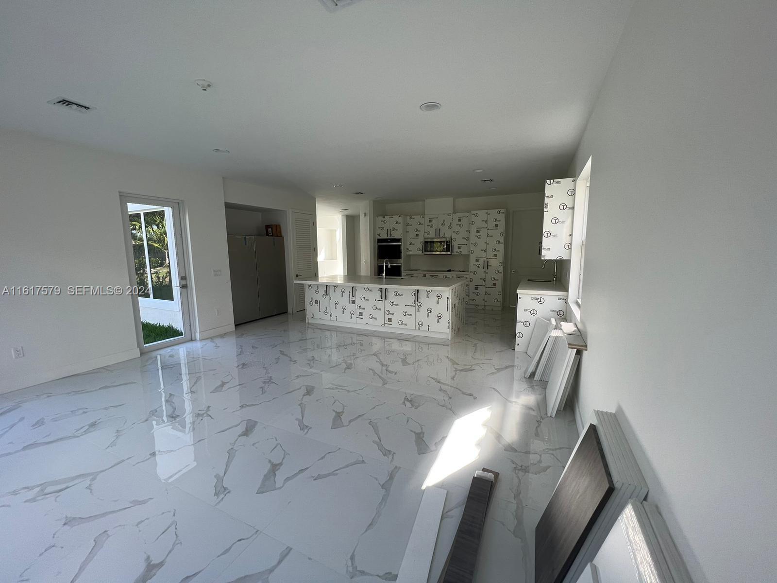 A11617579 Property Photo 77