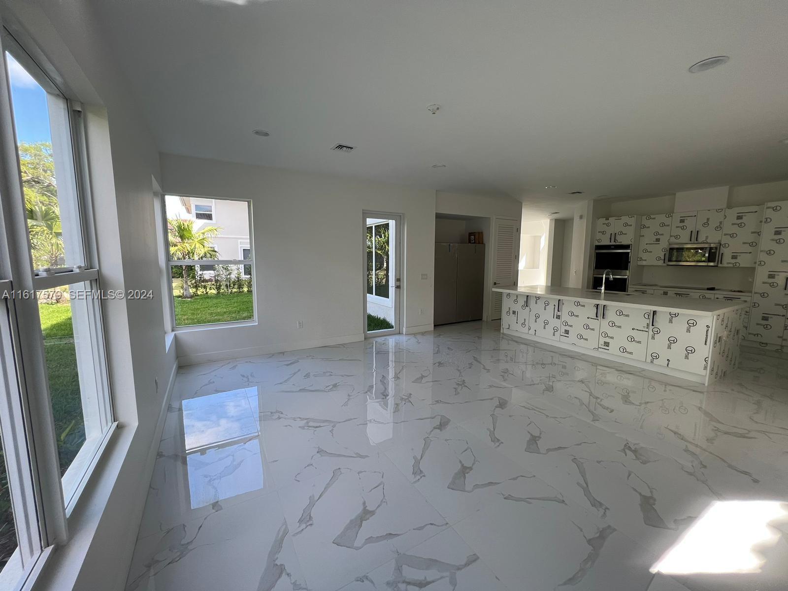 A11617579 Property Photo 78