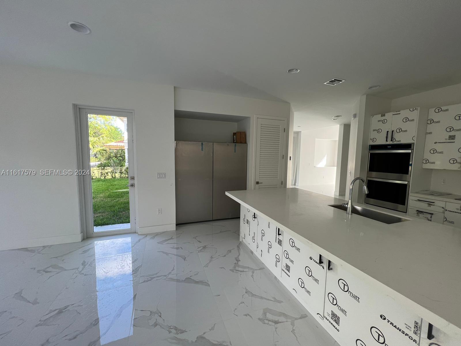 A11617579 Property Photo 79