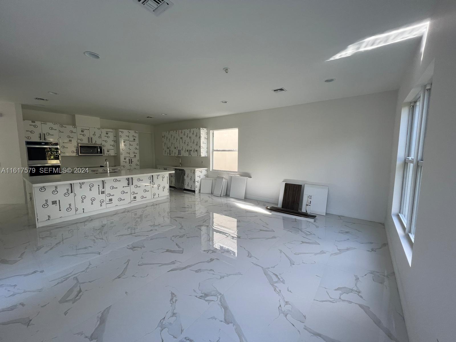 A11617579 Property Photo 80