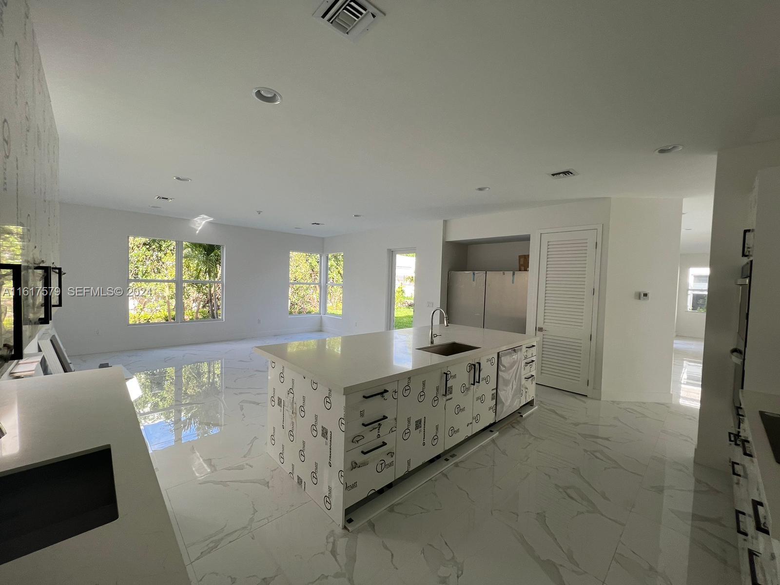 A11617579 Property Photo 92