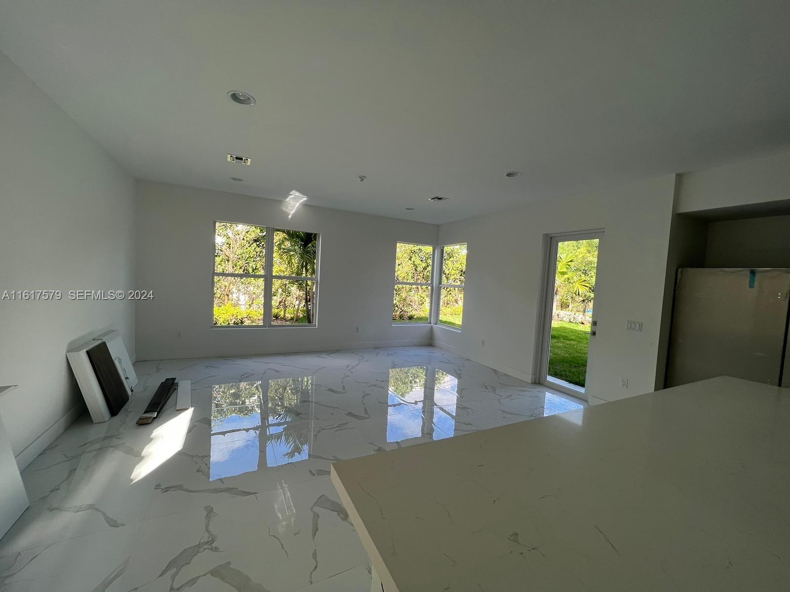 A11617579 Property Photo 94