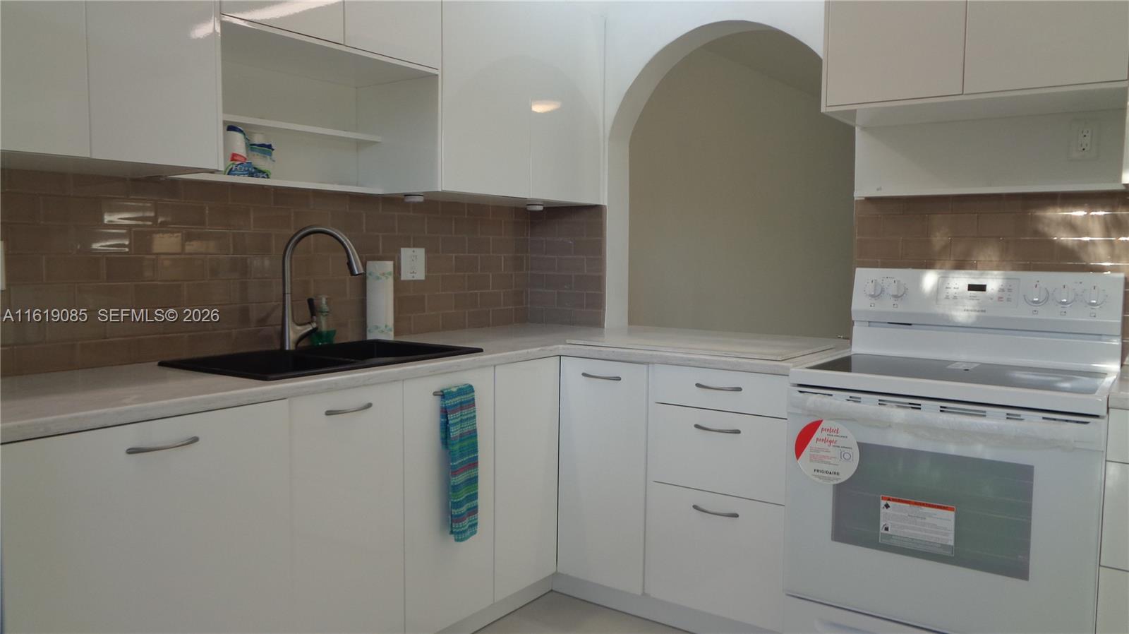 6085 N Sabal Palm Boulevard 204 Property Photo 11