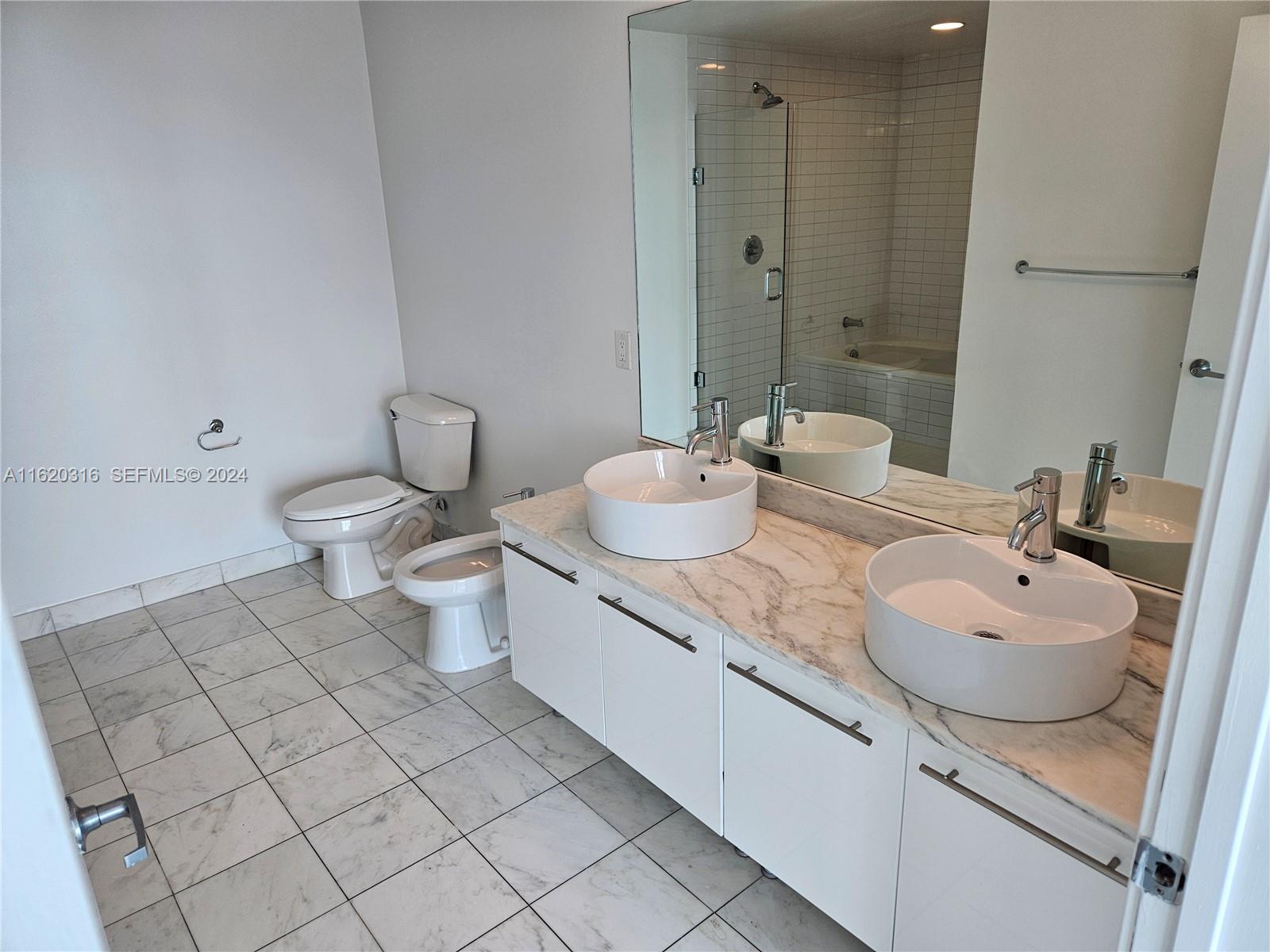 888 Biscayne Boulevard 2701 Property Photo 10