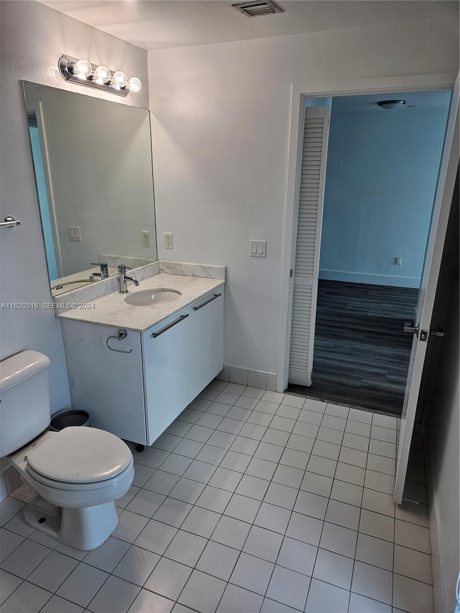 888 Biscayne Boulevard 2701 Property Photo 18