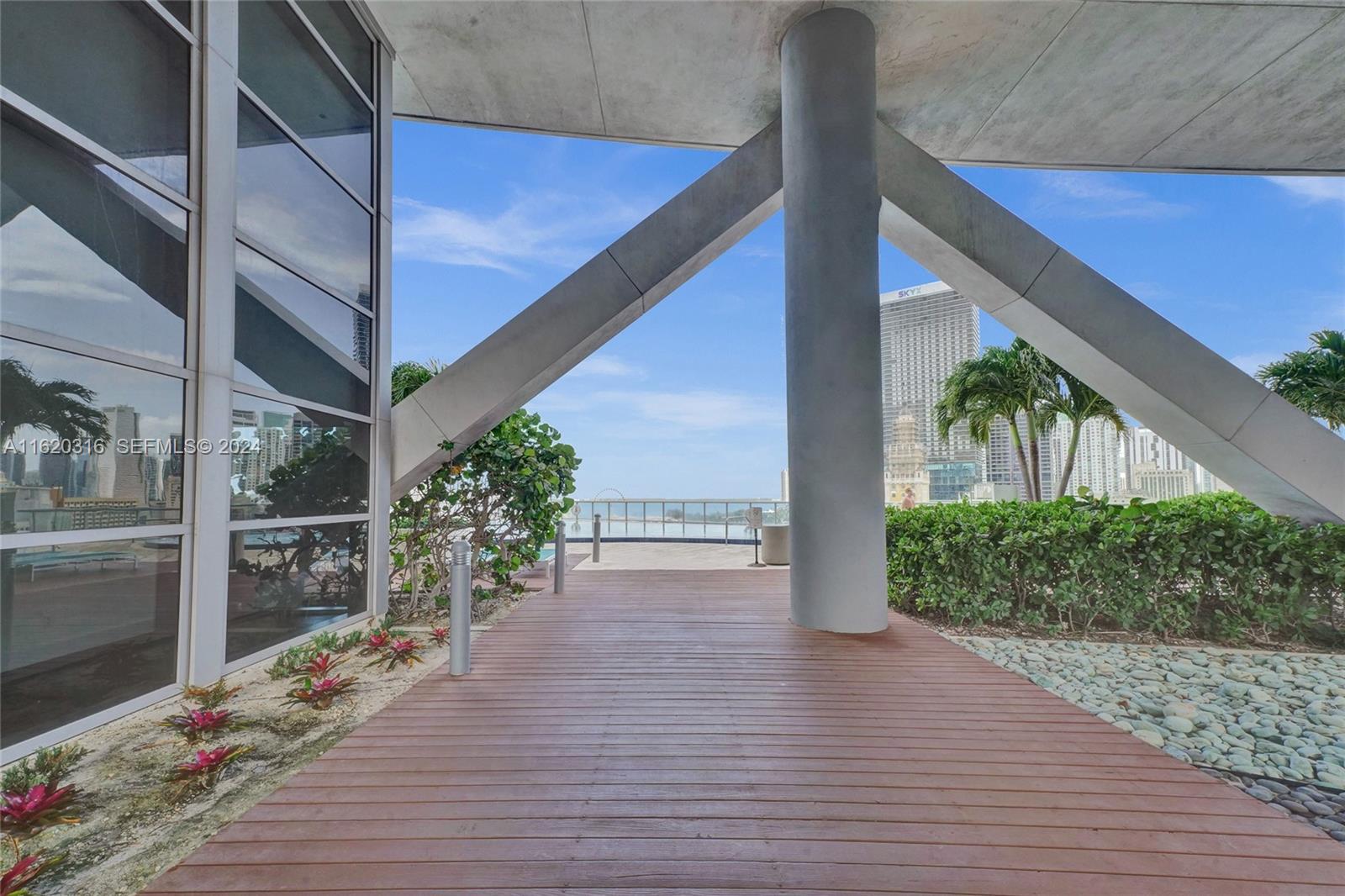 888 Biscayne Boulevard 2701 Property Photo 26