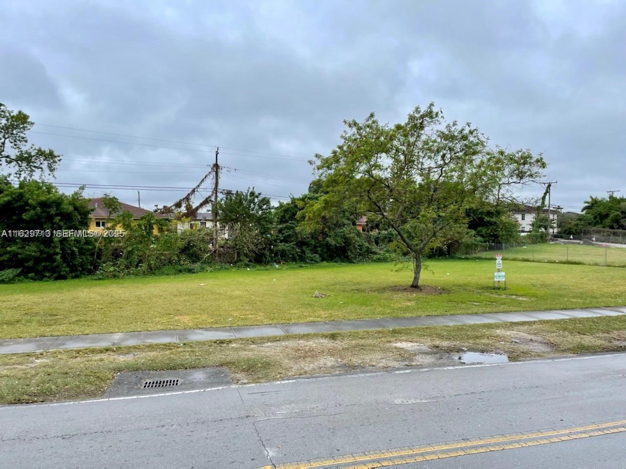 1895 Nw 75 Street Property Photo 16