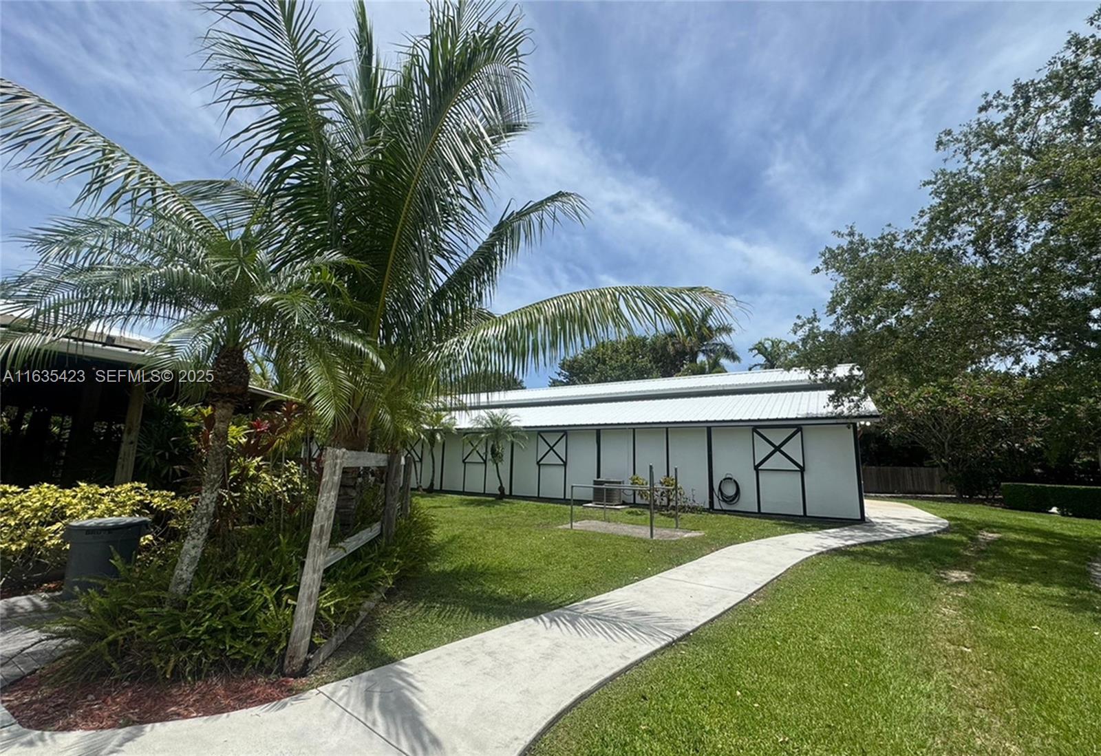 A11635423 Property Photo 7