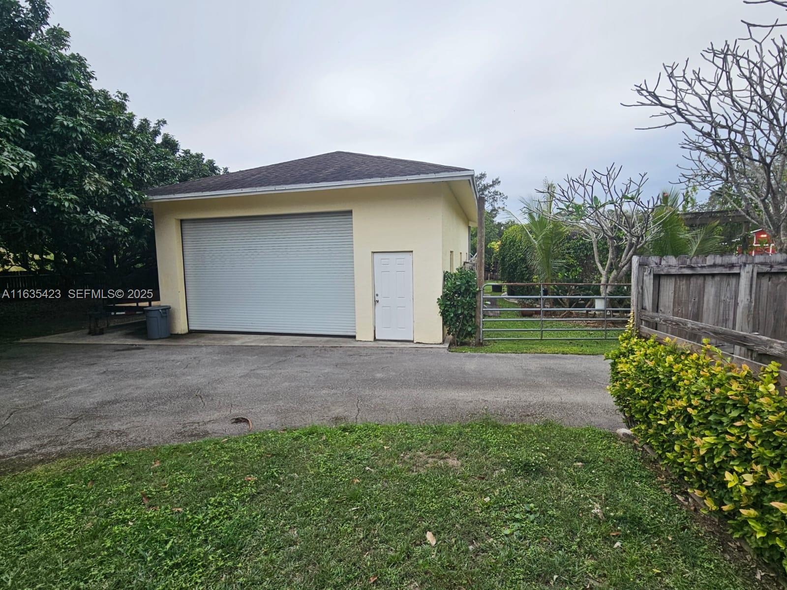 A11635423 Property Photo 21