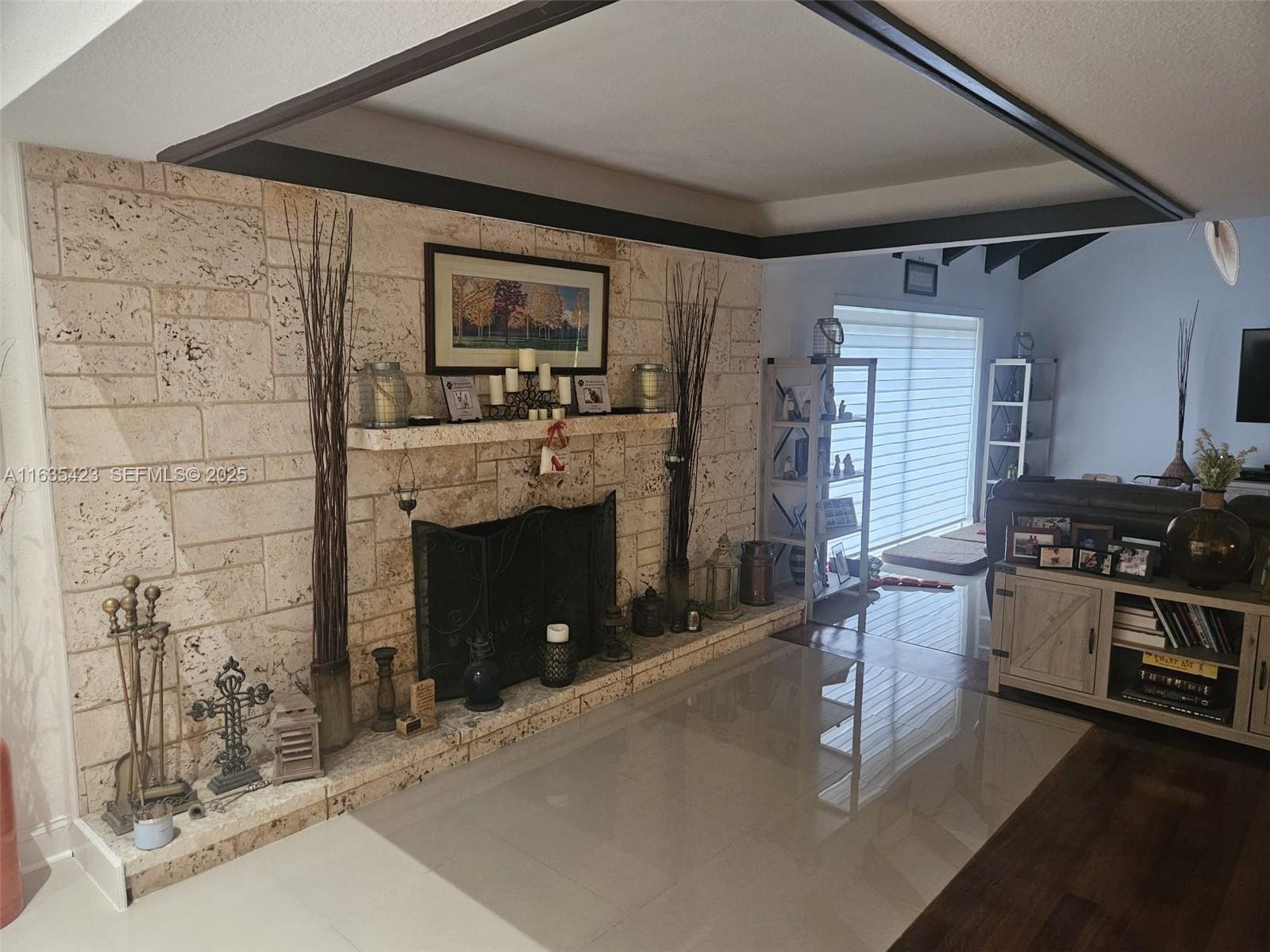 A11635423 Property Photo 22