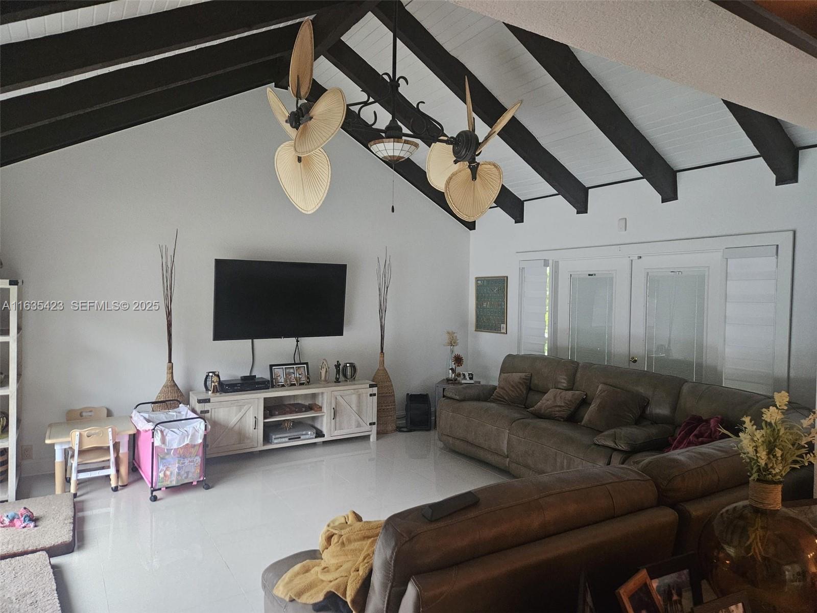 A11635423 Property Photo 23