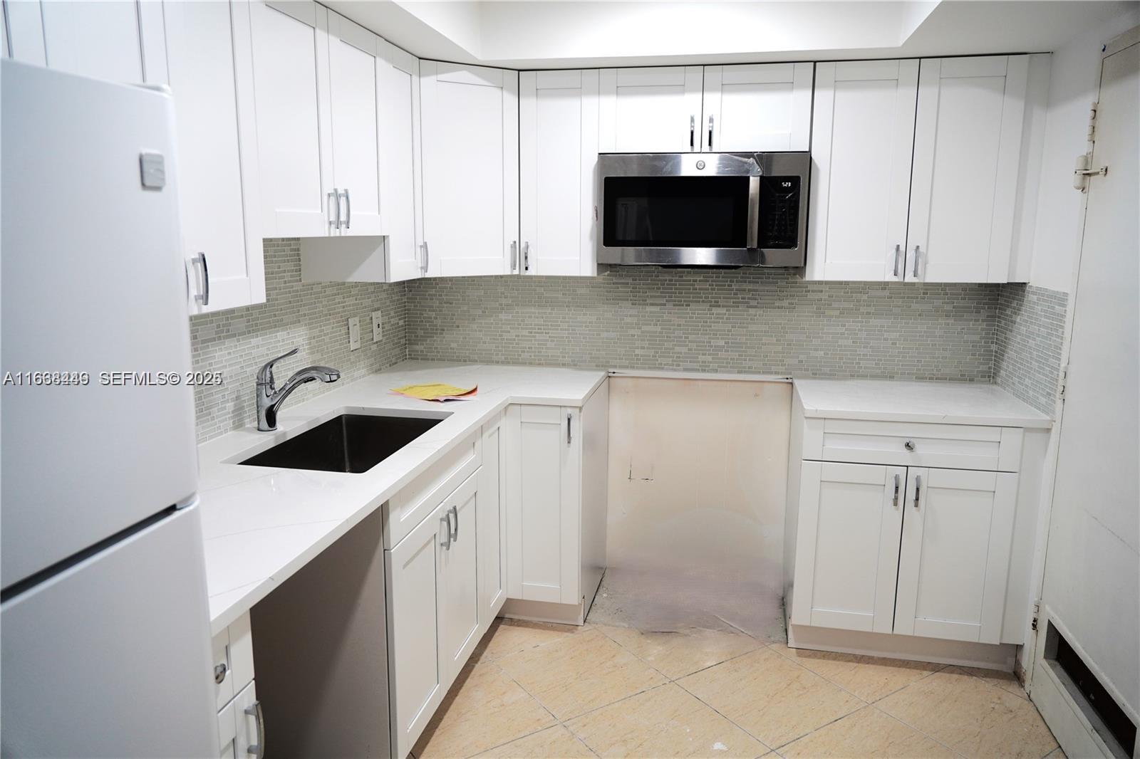 400 Kings Point Drive 320 Property Photo 26