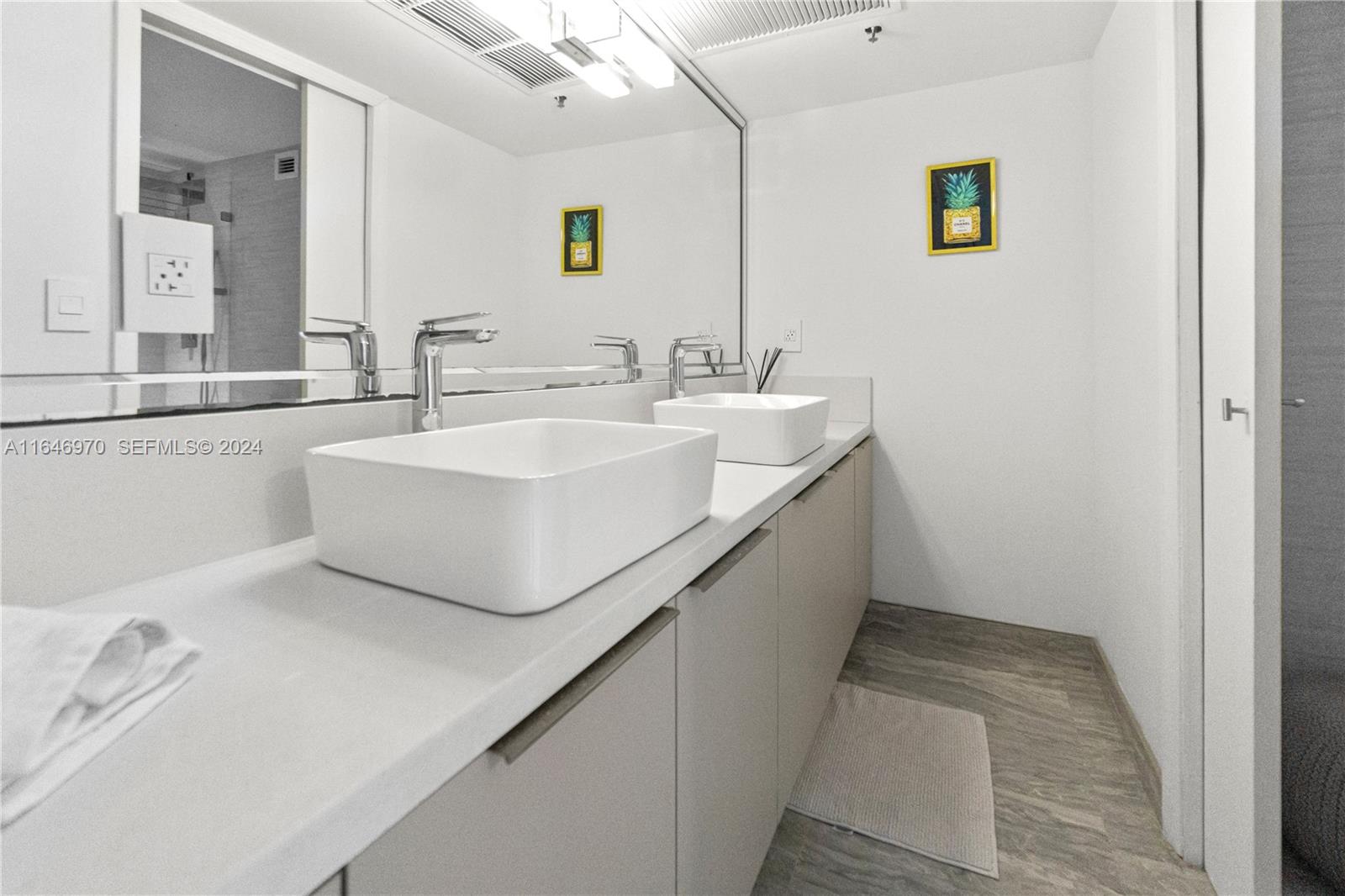 100 Lincoln Road 548 Property Photo 18