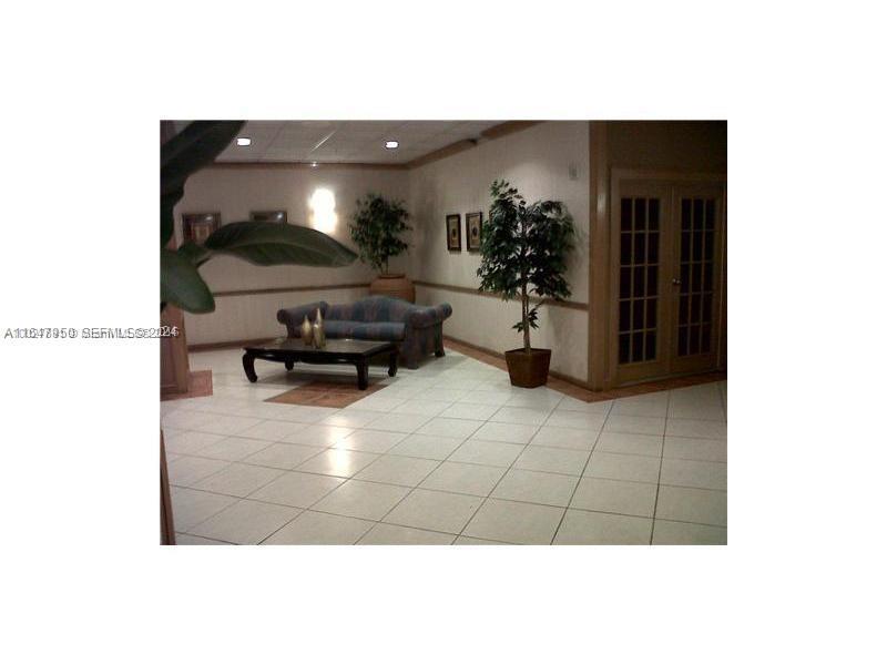 2750 Ne 183rd Street 707 Property Photo 2