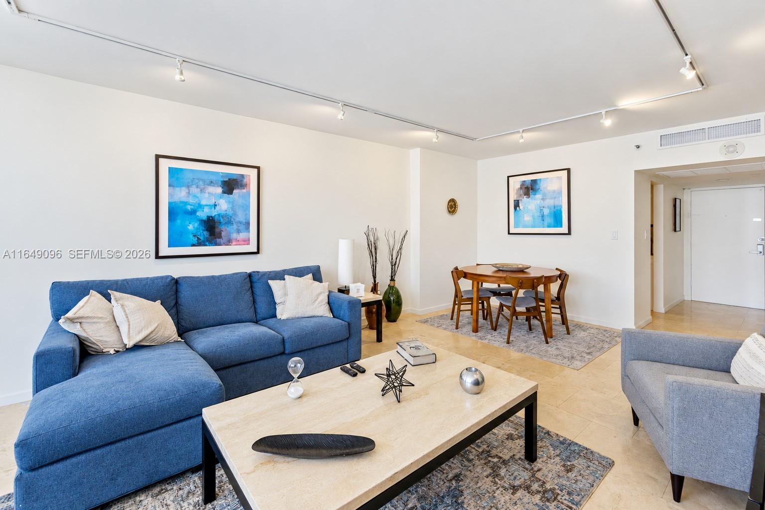 A11649096 Property Photo 4