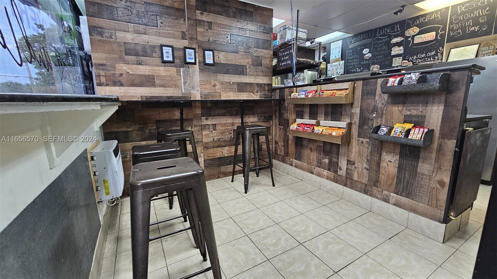 A11656570 Property Photo 7