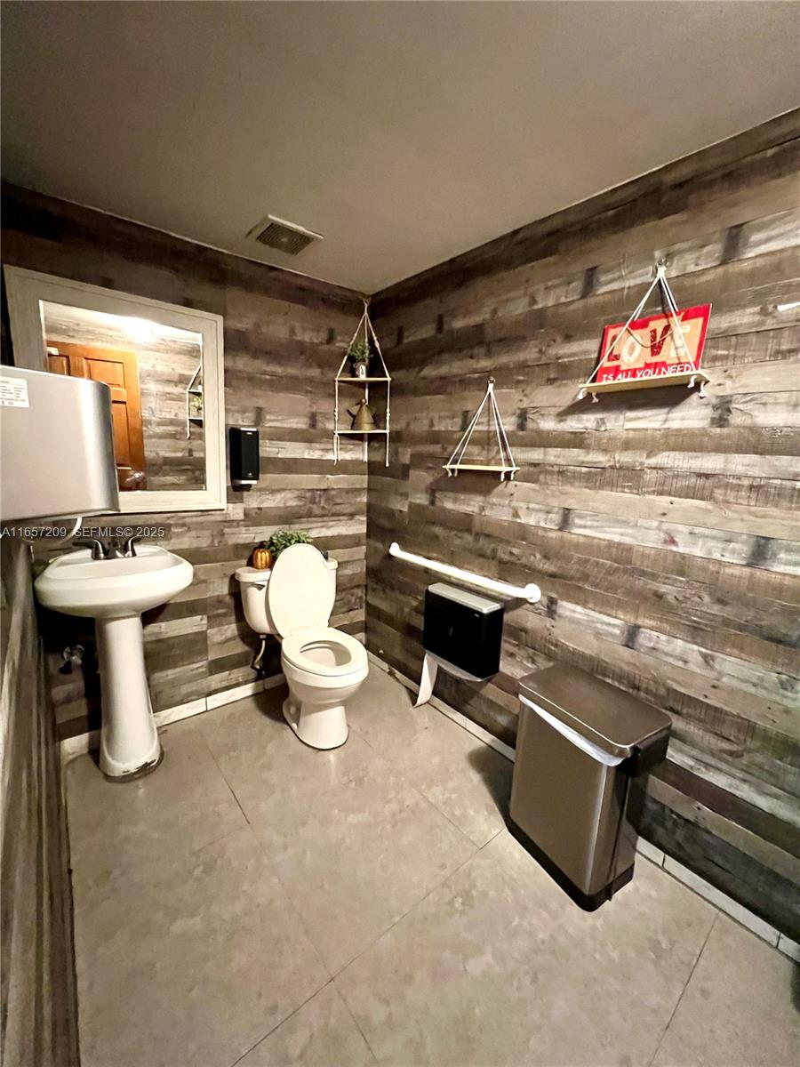 A11657209 Property Photo 11