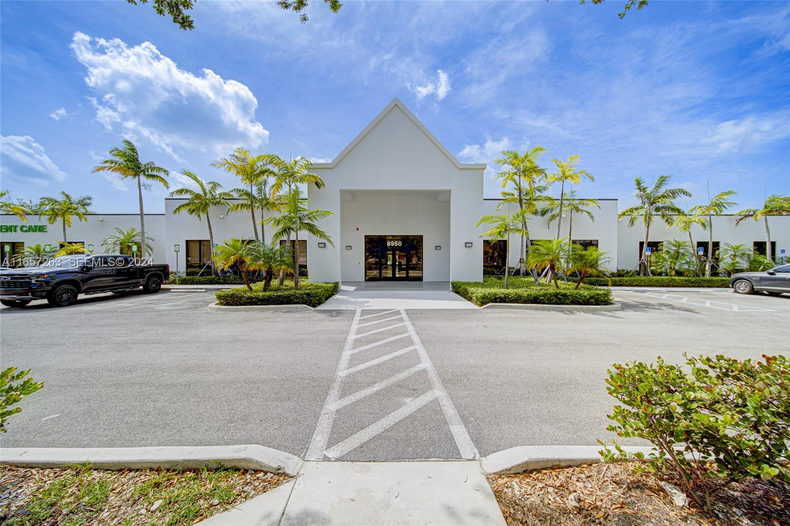 8950 SW 152nd Street Suite Q Property Photo 1
