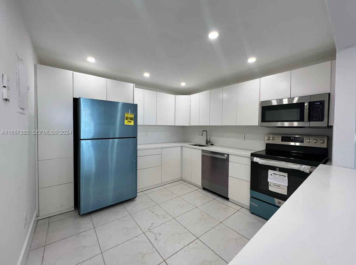 13499 Biscayne Boulevard 1405 Property Photo 1