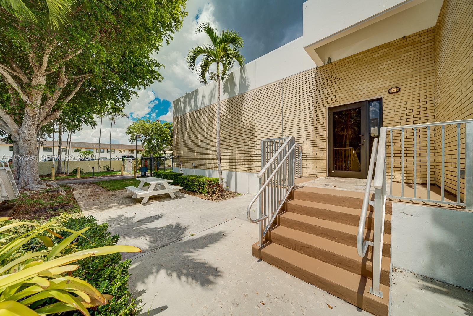 8950 Sw 152nd Street Suite V Property Photo 11