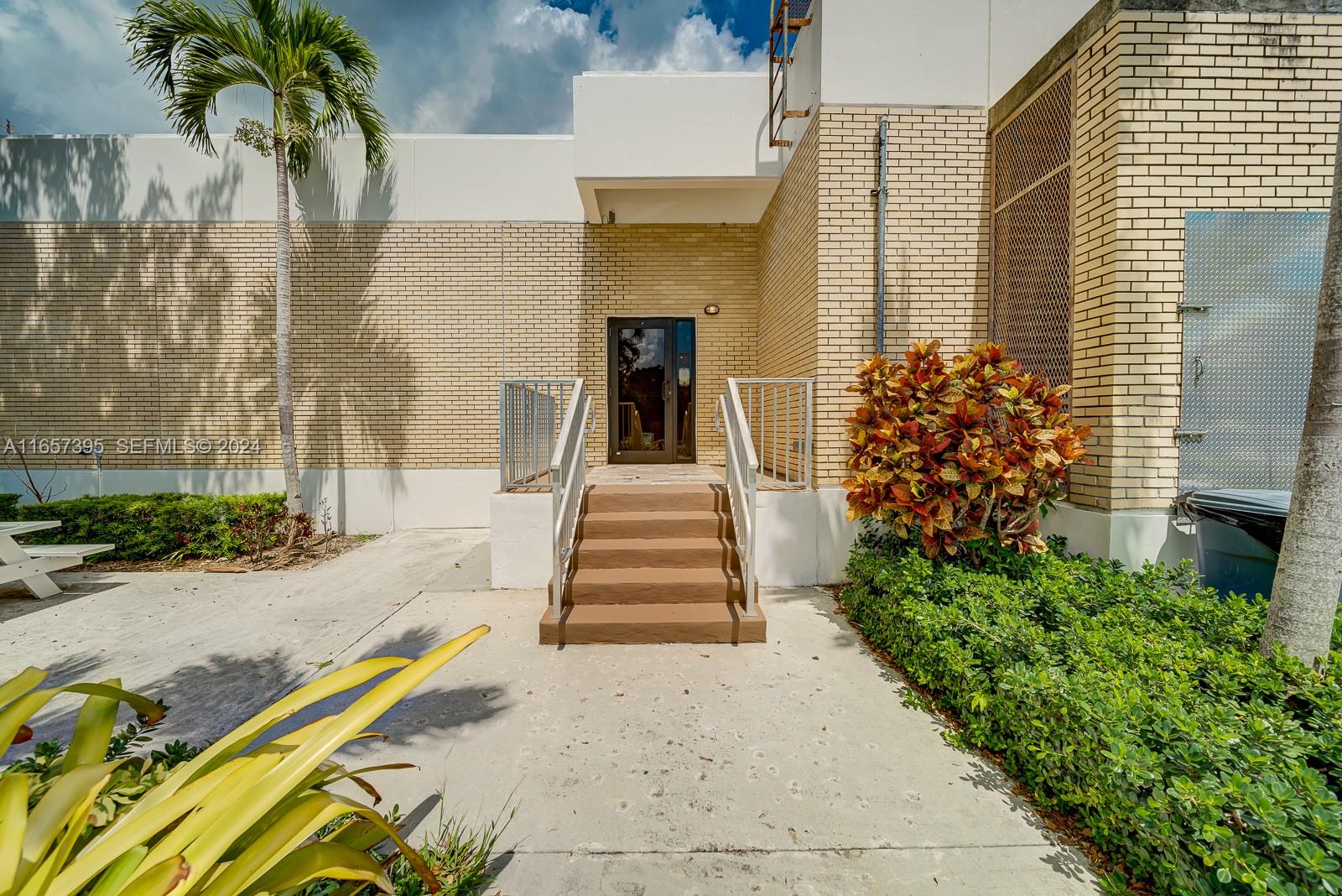 8950 Sw 152nd Street Suite V Property Photo 12