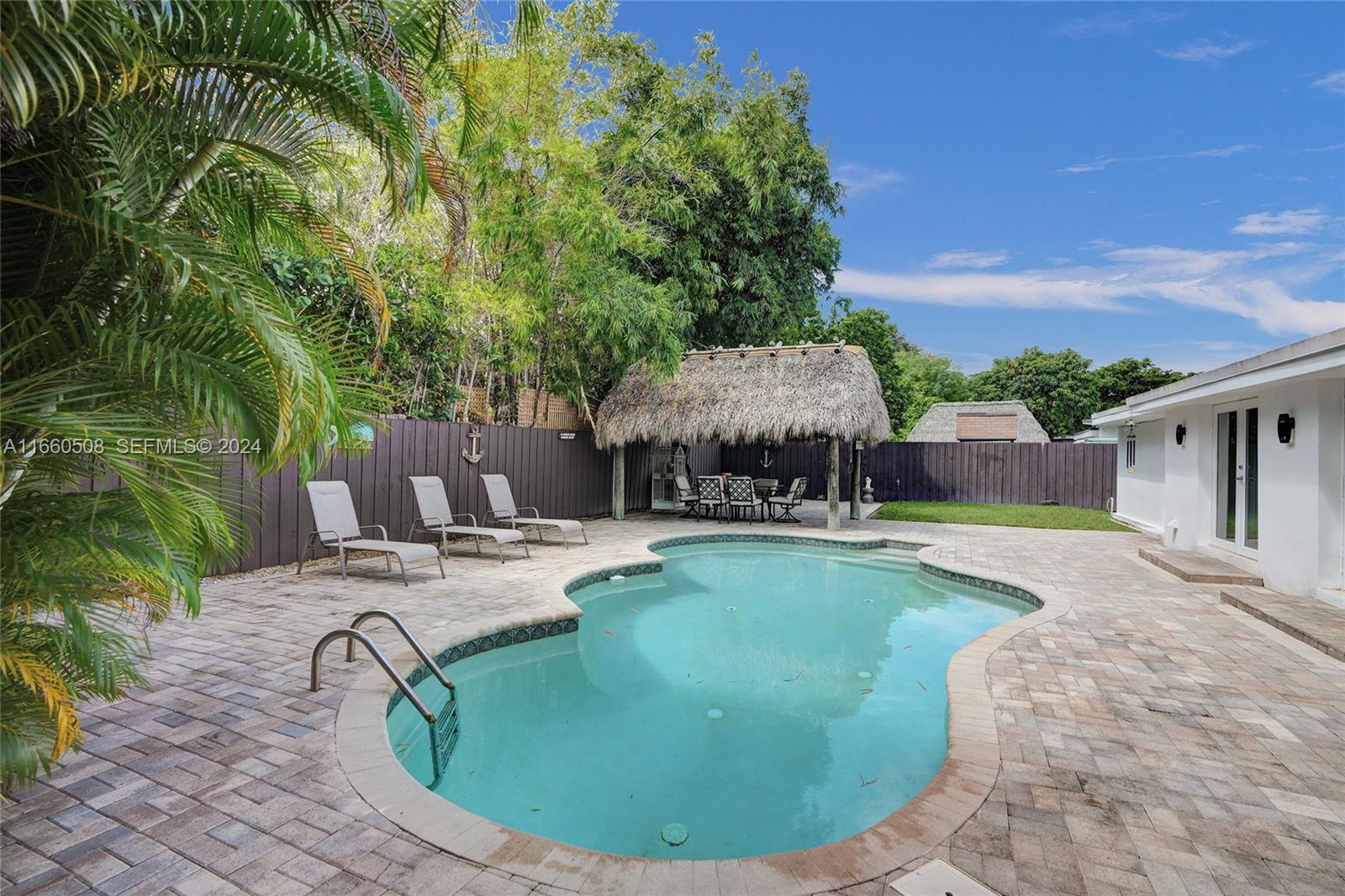 1910 N Hibiscus Drive