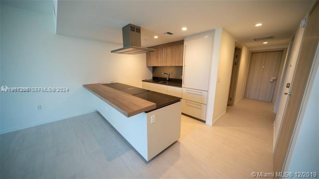 1000 Brickell Plaza 4905 Property Photo 6
