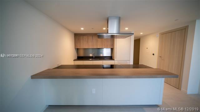 1000 Brickell Plaza 4905 Property Photo 9