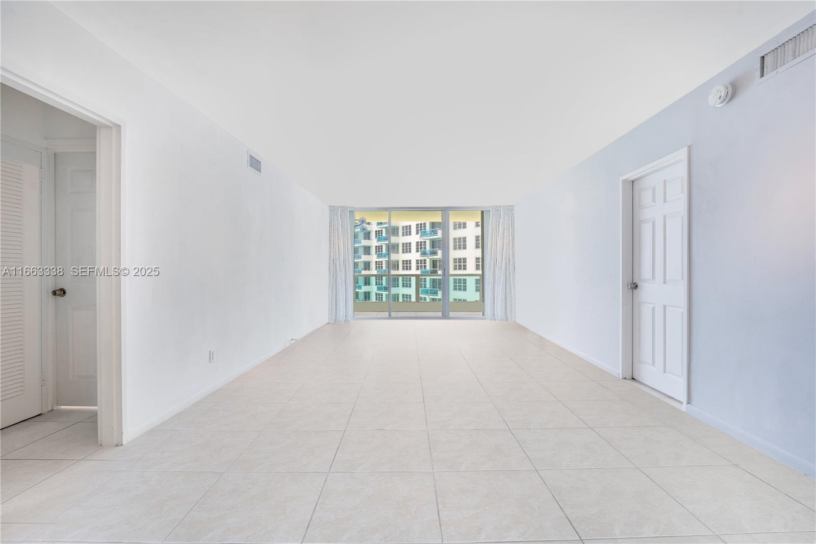 5151 Collins Avenue 925 Property Photo 4